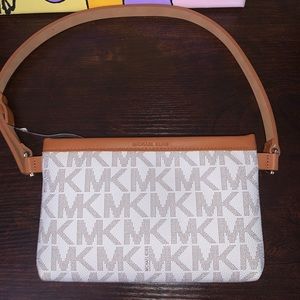 Micheal Kors Fanny pack